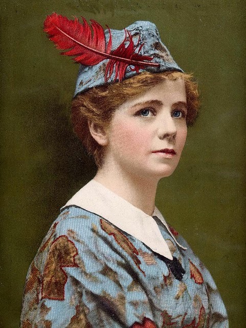 Maude Adams in Peter Pan collar
