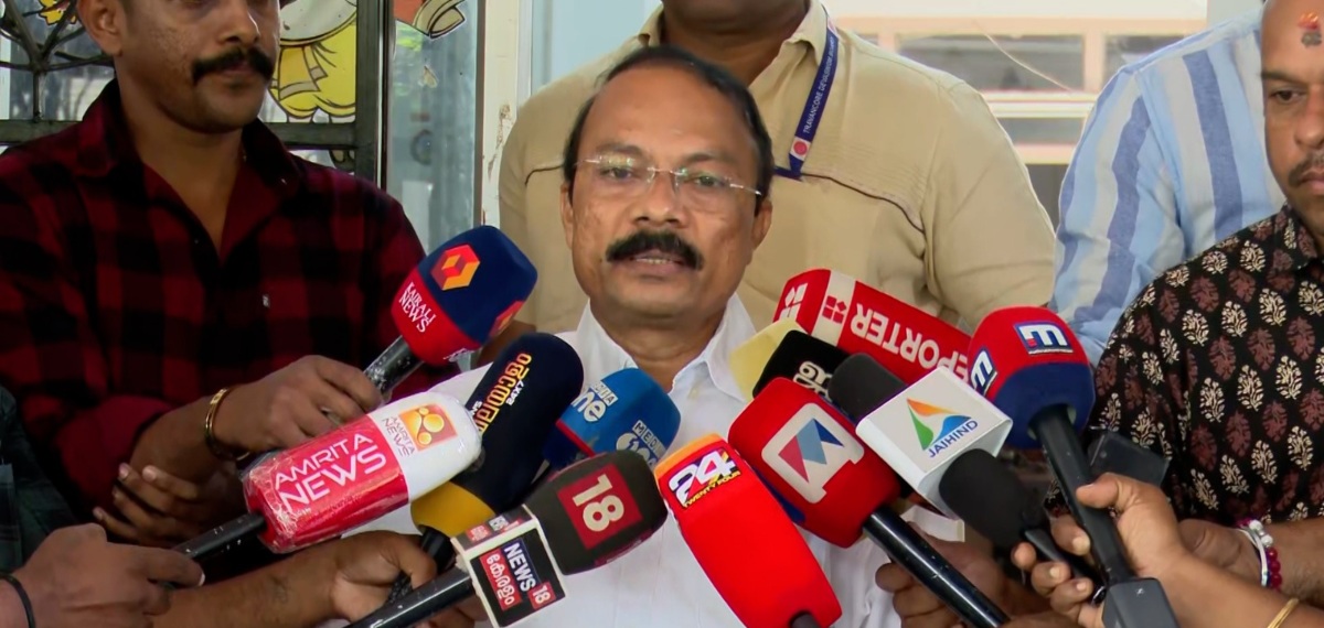 സ്വര്‍ണപ്പാളി വിവാദം ;ദേവസ്വത്തിന് ഒന്നും മറയ്ക്കാനില്ല എല്ലാം കോടതി അന്വേഷിക്കട്ടെ ; പി എസ് പ്രശാന്ത്