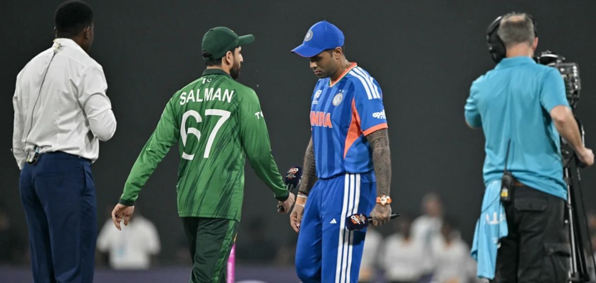 ഇത്തവണയും ഹസ്തദാനമില്ല; പാകിസ്താനെതിരെ ഇന്ത്യയ്ക്ക് ഒരു വിക്കറ്റ് നഷ്ടം