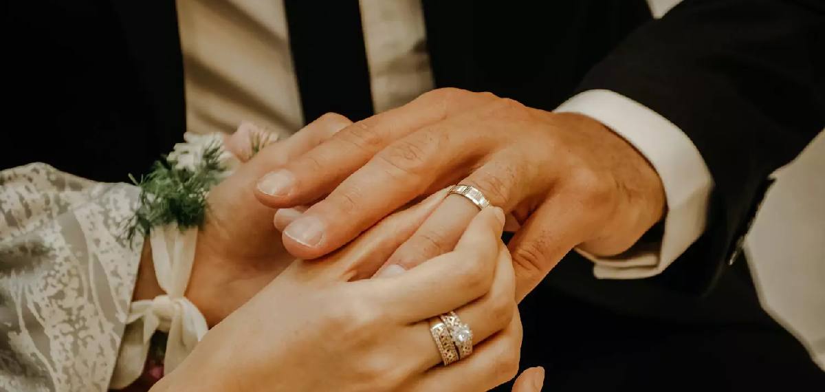 അച്ഛനമ്മമാർ അറിയാതെ വിവാഹം രജിസ്റ്റർ ചെയ്യാനാവില്ല; ഗുജറാത്തിൽ നിയമഭേദഗതിക്ക് നിർദേശം