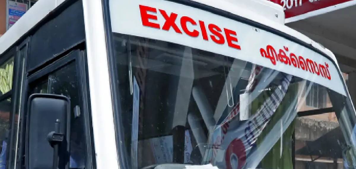 തൊടുപുഴയിൽ ലഹരിയുമായി യുവാക്കൾ പിടിയിൽ; രണ്ട് പെൺകുട്ടികളെ തെളിവുകളുടെ അഭാവത്തിൽ വിട്ടയച്ചു