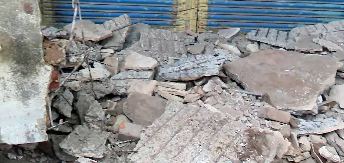 കോഴിക്കോട് പഴക്കംചെന്ന കെട്ടിടത്തിന്റെ സ്ലാബ് തകർന്നു വീണുണ്ടായ അപകടം; മരണം നാലായി