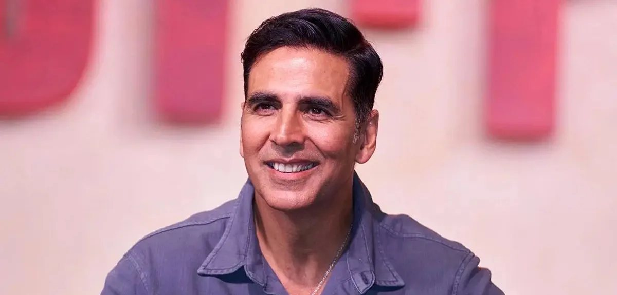 പ്രണയിച്ച പെൺകുട്ടിയുടെ വീടിന് മുന്നിൽ പാട്ട് പാടി, നാട്ടുകാർ ഓടിച്ചിട്ട് തല്ലിയ ഓർമ പങ്കുവെച്ച് അക്ഷയ് കുമാർ