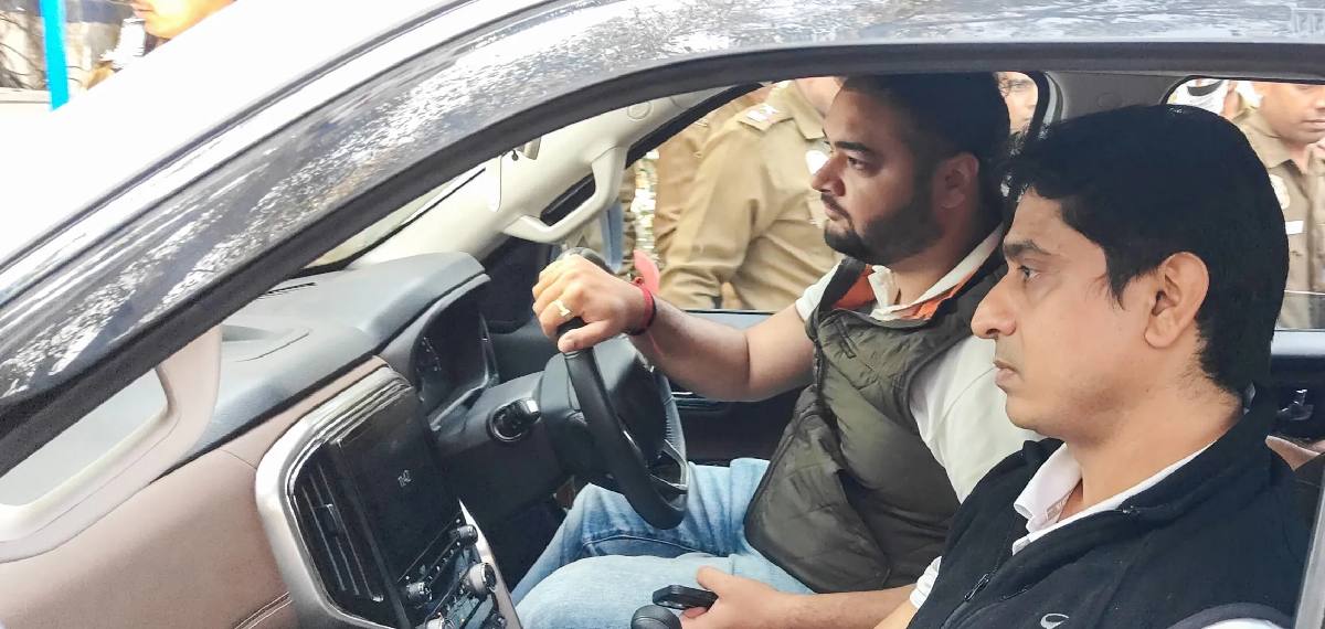 എഐ ഉച്ചകോടിയില്‍ ഷര്‍ട്ടൂരി പ്രതിഷേധിച്ച സംഭവം: യൂത്ത് കോൺഗ്രസ് ദേശീയ അധ്യക്ഷനെ അറസ്റ്റ് ചെയ്തു