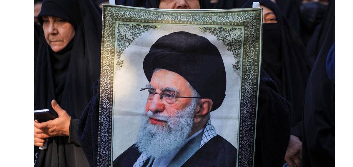 കർണാടകയിൽ ഖമനയിയുടെ കൊലപാതത്തെ പരാമർശിച്ച് സോഷ്യൽ മീഡിയയിൽ പോസ്റ്റിട്ട യുവാവിന് നേരെ മർദ്ദനം