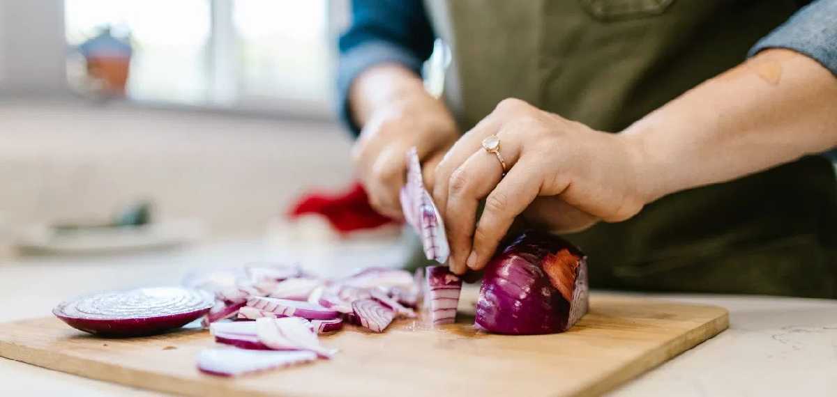 sliced onion
