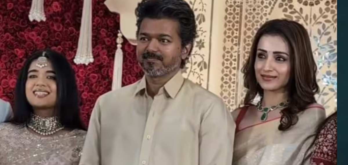 വിവാഹസര്‍ക്കാര വേദിയില്‍ വിജയ്‌ക്കൊപ്പം തൃഷയും; വൈറലായി വീഡിയോ