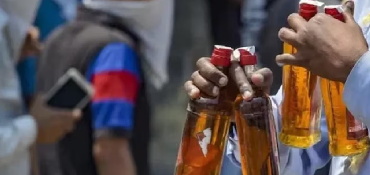 ബെവ്‌കോയിലേക്ക് ലോഡുമായി എത്തിയ വാഹനത്തിൽ നിന്നും മദ്യക്കുപ്പികൾ മോഷ്ടിച്ചു; പ്രതികളിലൊരാൾ പിടിയിൽ