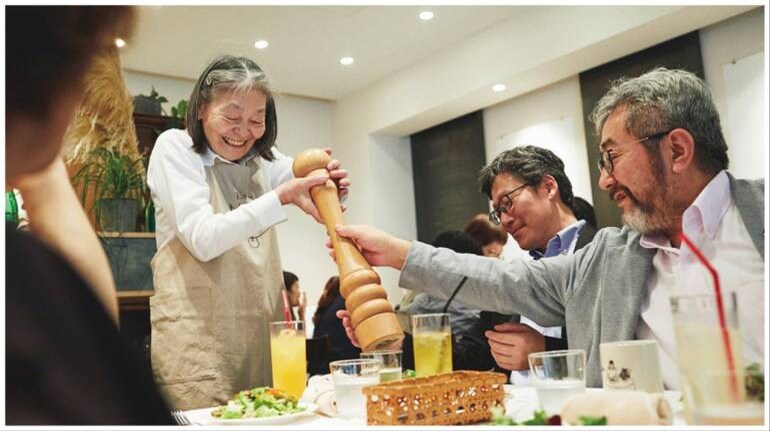 Food serving at Restaurant of mistaken orders