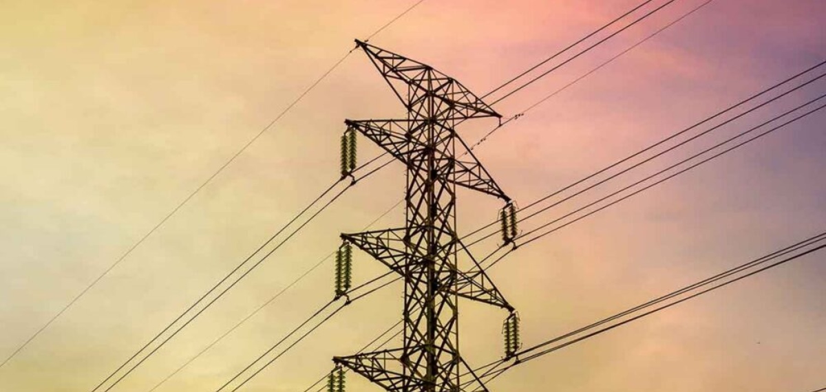 കുവൈറ്റിൽ മിസൈൽ അവശിഷ്ടങ്ങൾ വീണ് തകരാറിലായ വൈദ്യുതി ലൈനുകൾ പുനസ്ഥാപിച്ചു