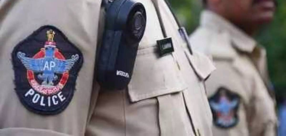 പൊലീസ് പിടികൂടാൻ ശ്രമിച്ചപ്പോൾ തോക്ക് ചൂണ്ടി; തോക്ക് ജാമായി, പൊലീസ് സംഘം രക്ഷപ്പെട്ടത് തലനാരിഴയ്ക്ക്