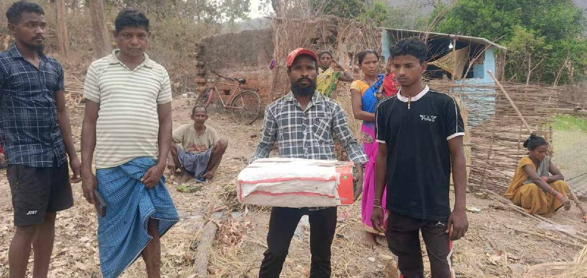 ആംബുലന്‍സ് ലഭ്യമാക്കിയില്ല?; നവജാത ശിശുവിന്റെ മൃതദേഹം ബോക്‌സിലാക്കി വീട്ടിലെത്തിച്ച് പിതാവ്; അന്വേഷണം