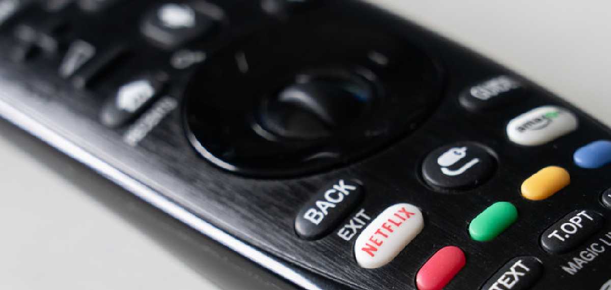 ടിവി റിമോട്ടിലെ മഞ്ഞ,പച്ച,നീല ബട്ടണുകളുടെ ഉപയോഗം അറിയാമോ?