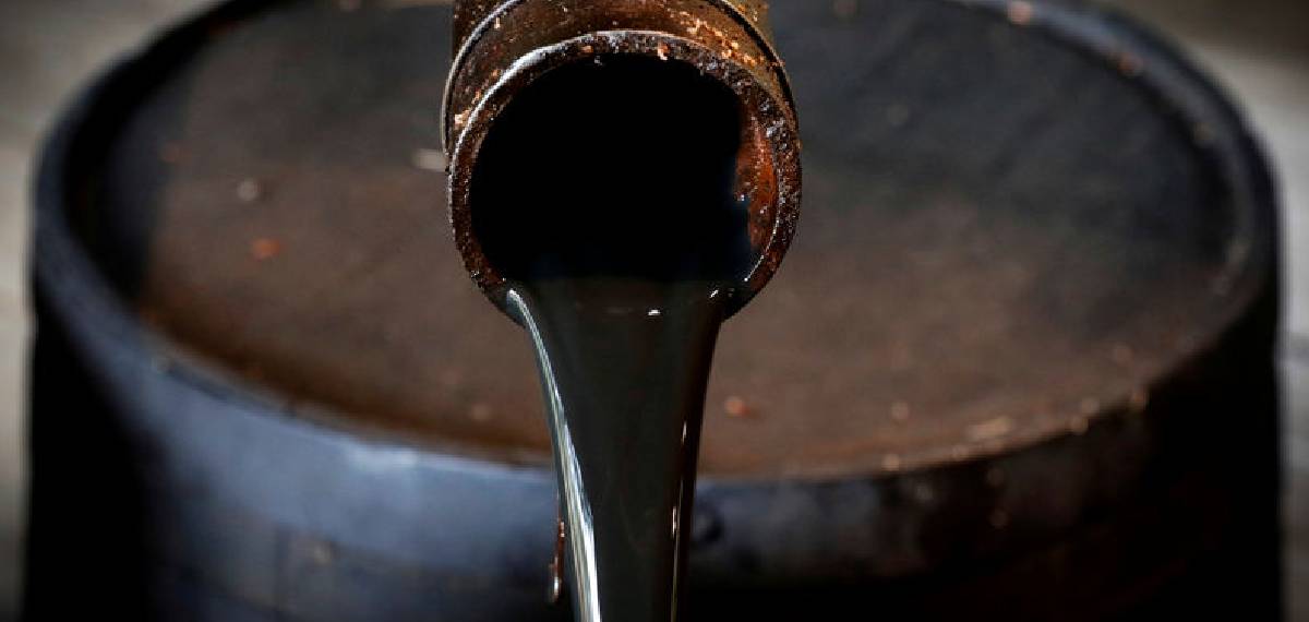 കോട്ടയത്ത് കിണറ്റിൽ കരിയോയിൽ ഒഴിച്ചതായി പരാതി; മൂന്ന് കുടുംബങ്ങളുടെ കുടിവെള്ളം മുട്ടി