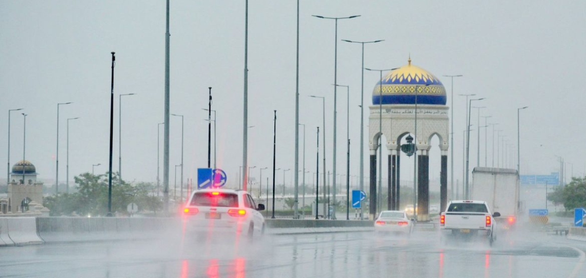 ഒമാനിൽ മഴ ശക്തമാകുന്നു; ചില മേഖലകളിൽ ഇടിമിന്നലും ആലിപ്പഴ വർഷവും ഉണ്ടായി