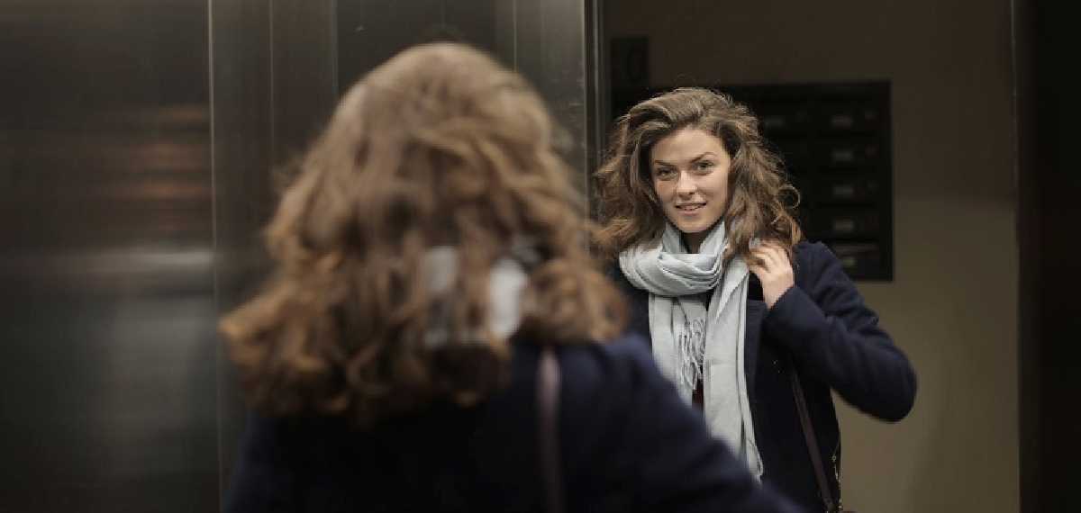 USE OF MIRROR IN LIFT