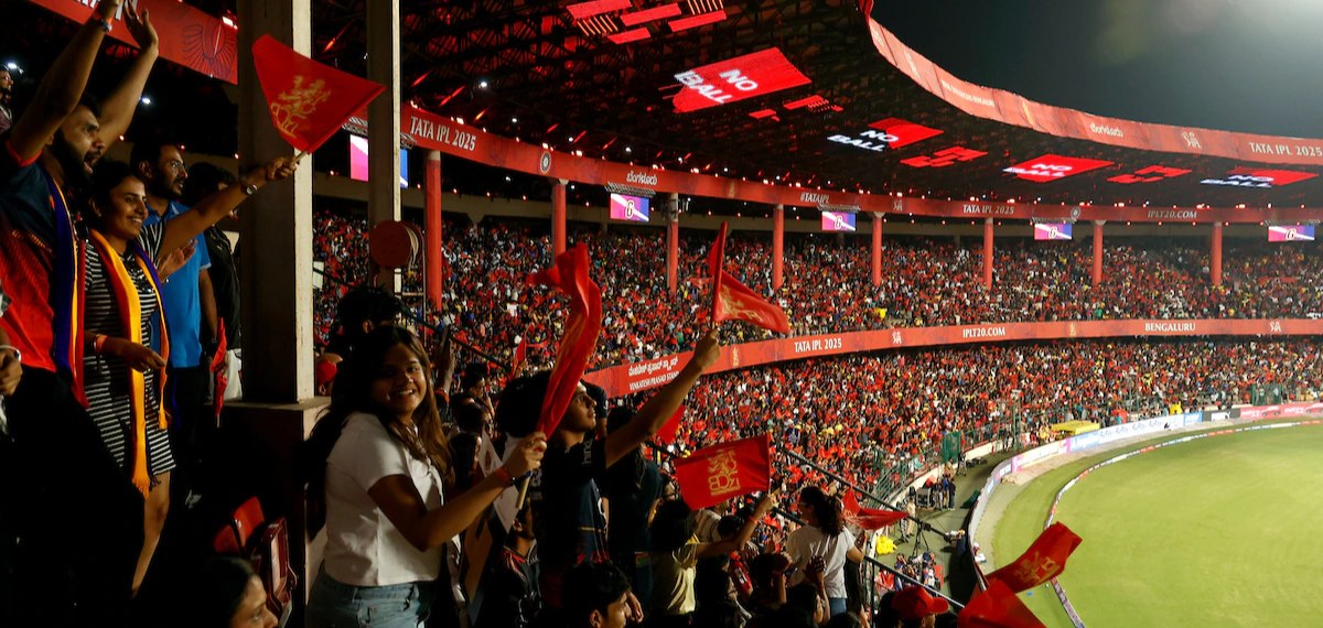 ചിന്നസ്വാമിയില്‍ 11 സീറ്റുകൾ ഇനി എന്നും ഒഴിച്ചിടും; ദുരന്തത്തില്‍ മരിച്ച ആരാധകർക്ക് ആദരമർപ്പിക്കാന്‍ RCB