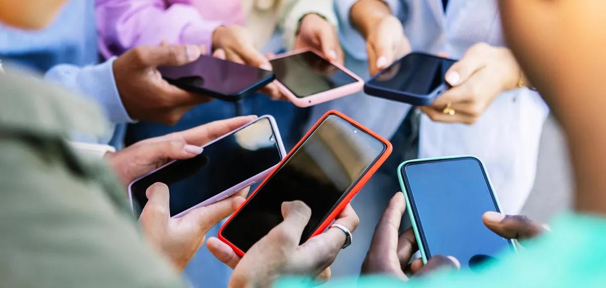 കുട്ടികളിലെ സ്ക്രീൻ ടൈം ഒരു മണിക്കൂർ; 7 മണിക്ക് ശേഷം ഇൻ്റർനെറ്റില്ല, കർണാടകയിൽ 'ഡിജിറ്റൽ ഡിറ്റോക്സ് '