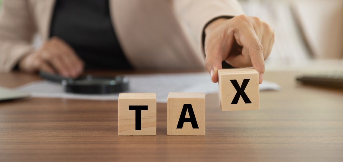 ആദായനികുതി ലാഭിക്കാന്‍ നിക്ഷേപം നടത്തുന്നവര്‍ സൂക്ഷിക്കുക; ഈ ചാര്‍ജുകളെ കുറിച്ച് അറിയാതെ പോകരുത്