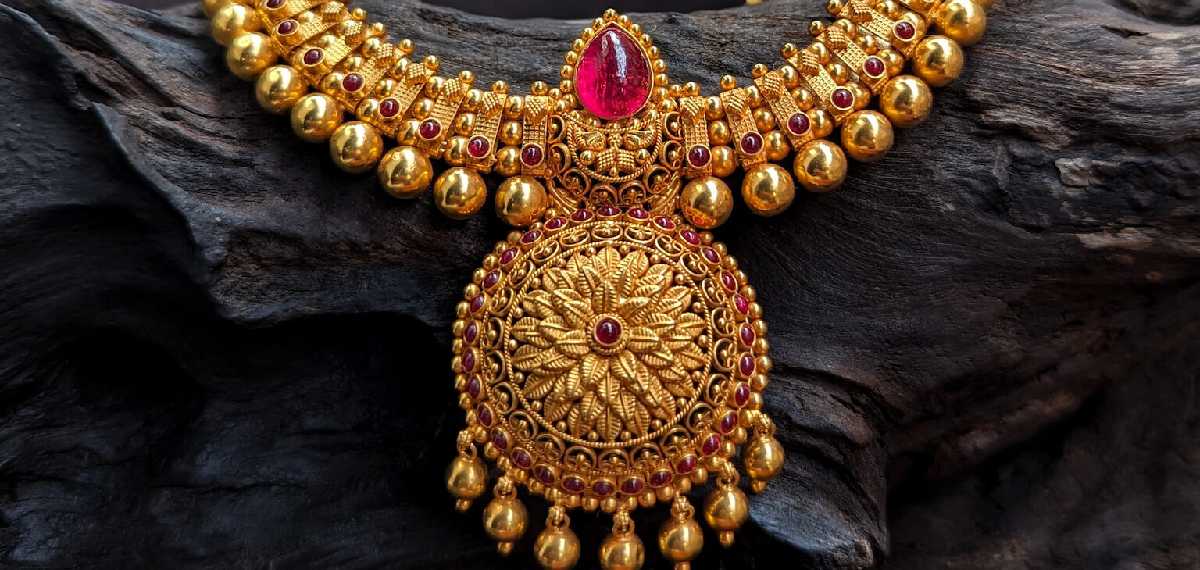 Gold prices increased in kerala March 24