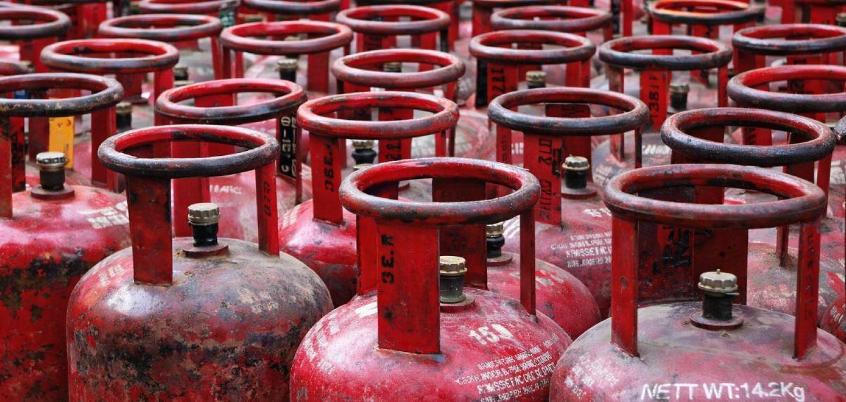 'പാചകവാതക സിലിണ്ടര്‍ ബുക്ക് ചെയ്യാനുളള സമയപരിധി 35 ദിവസമാക്കിയിട്ടില്ല': അഭ്യൂഹങ്ങള്‍ തളളി കേന്ദ്ര സര്‍ക്കാര്‍