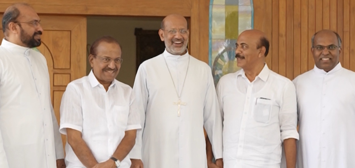 സാമുദായിക പിന്തുണ ഉറപ്പാക്കാൻ യുഡിഎഫ് നേതാക്കള്‍; താമരശ്ശേരി ബിഷപ്പുമായി കൂടിക്കാഴ്ച നടത്തി കുഞ്ഞാലിക്കുട്ടി