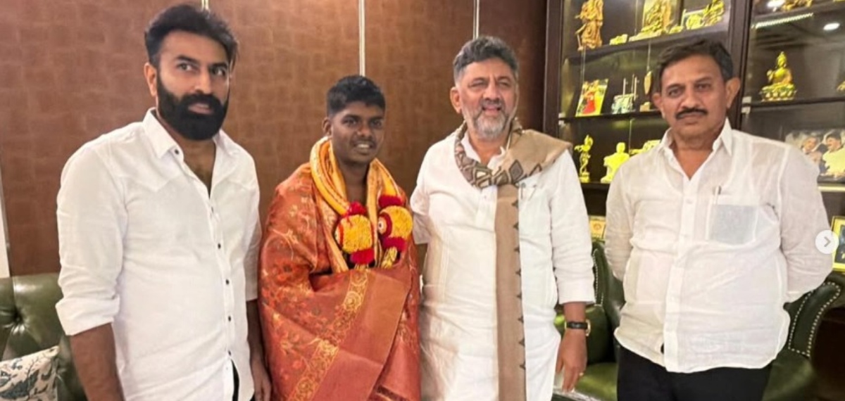 'കൂടുതല്‍ ശത്രുക്കള്‍ ഉണ്ടാകുമ്പോള്‍ കൂടുതല്‍ ശക്തരാവും'; ഡി കെ ശിവകുമാറിനെ സന്ദര്‍ശിച്ച് റാപ്പര്‍ വേടന്‍