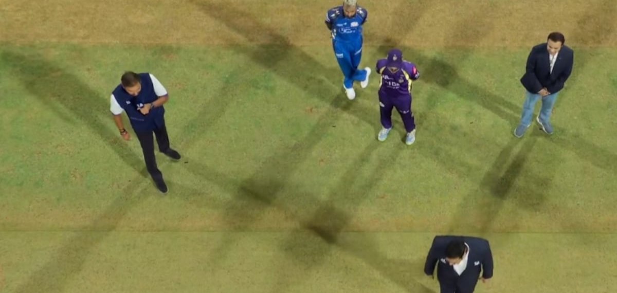 മുംബൈയുടെ മത്സരങ്ങളില് മാത്രം കാണാൻ കഴിയുന്ന 'മഹാത്ഭുതം'! ഐപിഎല്ലില് ടോസ് വിവാദം