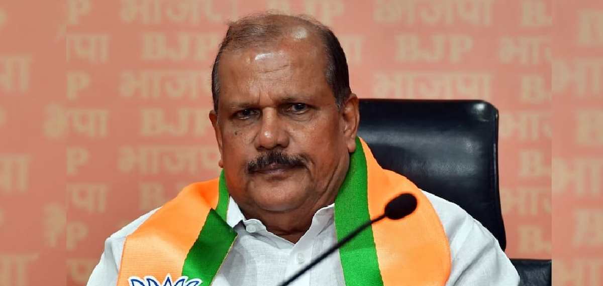 'ഒരു രാഷ്ട്രീയക്കാരനും ക്രിസ്ത്യാനിയെ ചുമക്കേണ്ട, ബിഷപ്പുമാർ അടിമകളല്ല'; FCRA യിൽ പി സി ജോർജിനെതിരെ കെസിബിസി