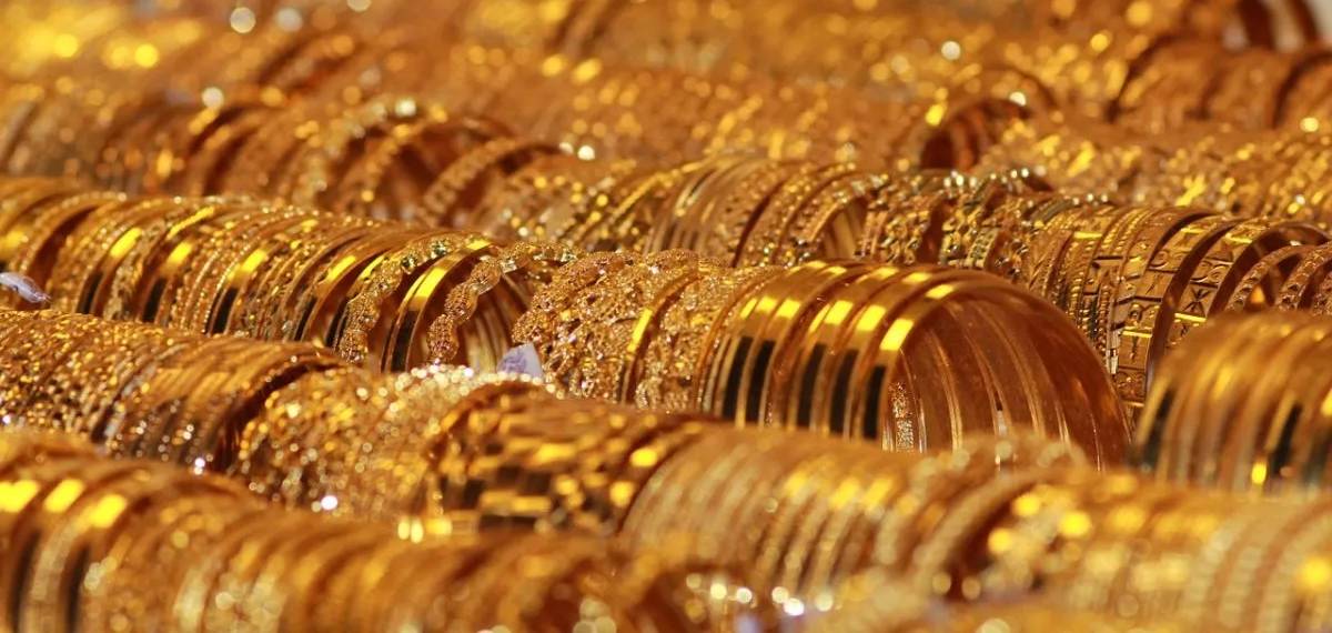 ഇന്ത്യന്‍ കുടുംബങ്ങളുടെ കൈവശം 445 ലക്ഷം കോടിയുടെ സ്വര്‍ണം! ബാങ്ക് നിക്ഷേപത്തേക്കാള്‍ പ്രിയം പൊന്നിനോട്