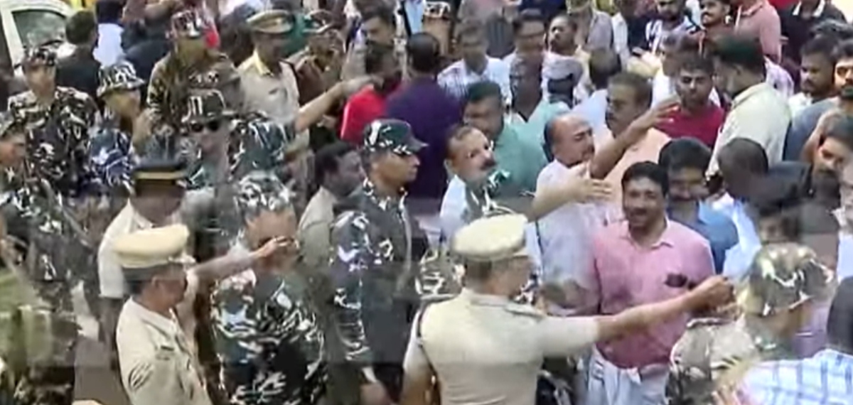 'വോട്ടിന് കിറ്റ്'; വാടാനപ്പള്ളിയില്‍ ബിജെപി-യുഡിഎഫ് പ്രവര്‍ത്തകര്‍ തമ്മില്‍ സംഘര്‍ഷം, ഗോഡൗണില്‍ നടന്‍ ദേവന്‍