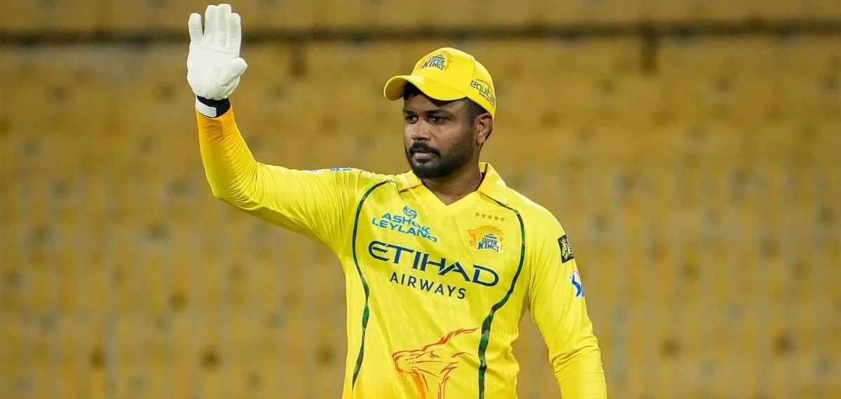 'സഞ്ജു ചിരിക്കുന്നതുപോലും ഇതുവരെ കണ്ടിട്ടില്ല, താൽപര്യമില്ലെങ്കിൽ മാറിനിൽക്കൂ'; പൊട്ടിത്തെറിച്ച് ആരാധകർ