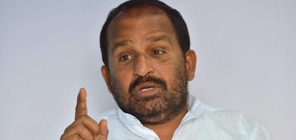 സുരേഷ് ഗോപിയെ ജയിപ്പിക്കാൻ എട്ട് കോടി നൽകിയെന്ന ആരോപണം; 10 കോടിയുടെ വക്കീൽ നോട്ടീസ് അയച്ച് ടി എന് പ്രതാപൻ