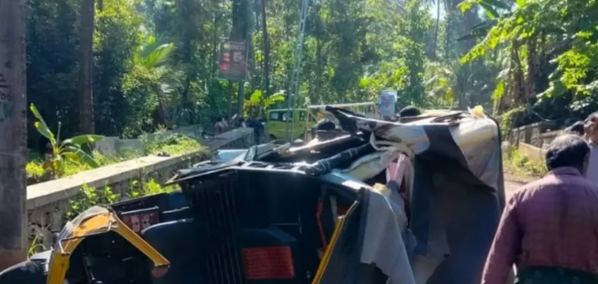ഓട്ടോറിക്ഷ ഇലക്ട്രിക് പോസ്റ്റിലിടിച്ചു മറിഞ്ഞു; കോഴിക്കോട് ദമ്പതികൾക്ക് ദാരുണാന്ത്യം