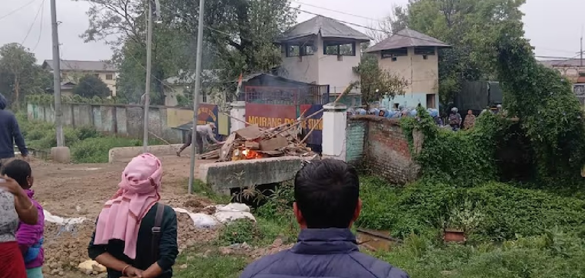 മണിപ്പൂരിലെ ബിഷ്ണുപൂരിൽ ബോംബ് ആക്രമണം; രണ്ട് കുട്ടികള് കൊല്ലപ്പെട്ടു; പ്രദേശത്ത് സംഘർഷാവസ്ഥ