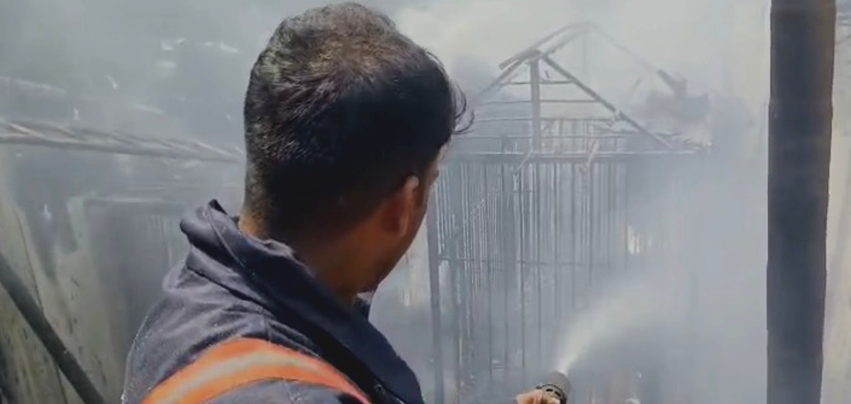 മലപ്പുറം അരീക്കോട് തൊഴുത്തിന് തീപിടിച്ചു; കാളപൂട്ടിന് കൊണ്ടുപോകുന്ന മൂന്ന് കാളകൾ വെന്തുചത്തു