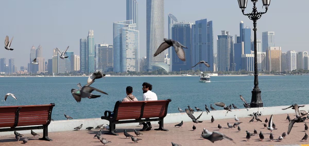 യുഎഇയിൽ ജനജീവിതം സാധാരണ നിലയിലേക്ക്; നാട്ടിലേക്ക് പോകാൻ തയ്യാറെടുത്ത് പ്രവാസികൾ