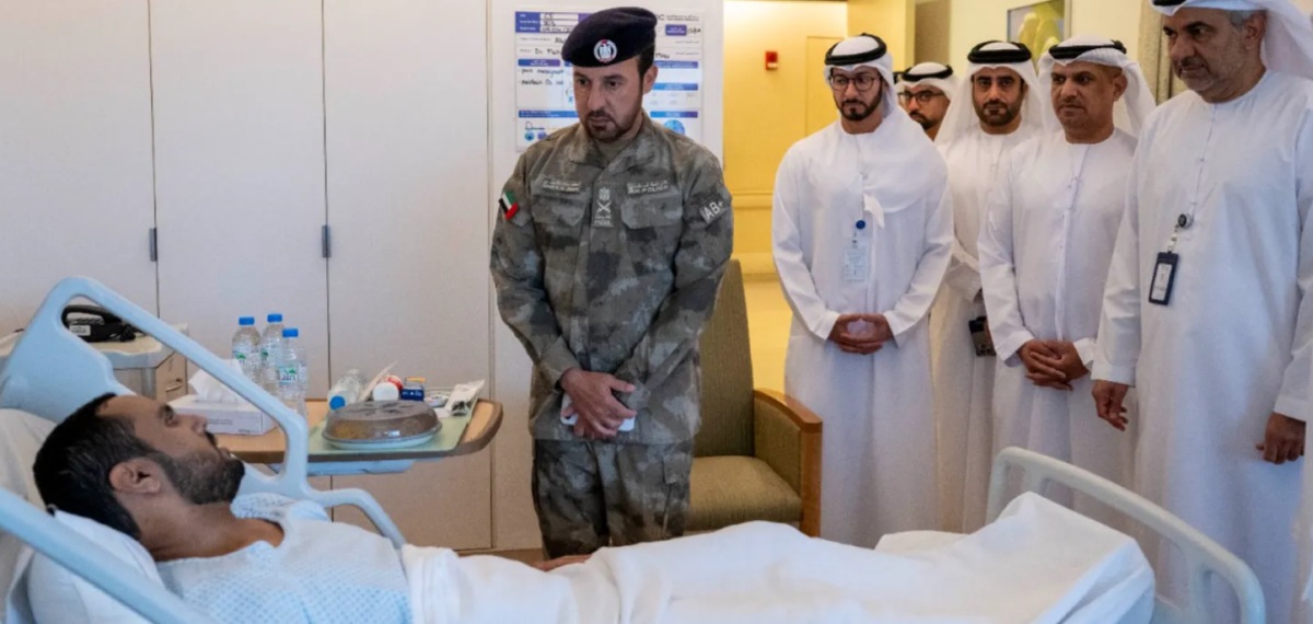 ഇറാൻ ആക്രമണത്തിൽ പരിക്കേറ്റ് ചികിത്സയിൽ കഴിയുന്നവരെ സന്ദർശിച്ച് അബുദാബി പൊലീസ് മേധാവി