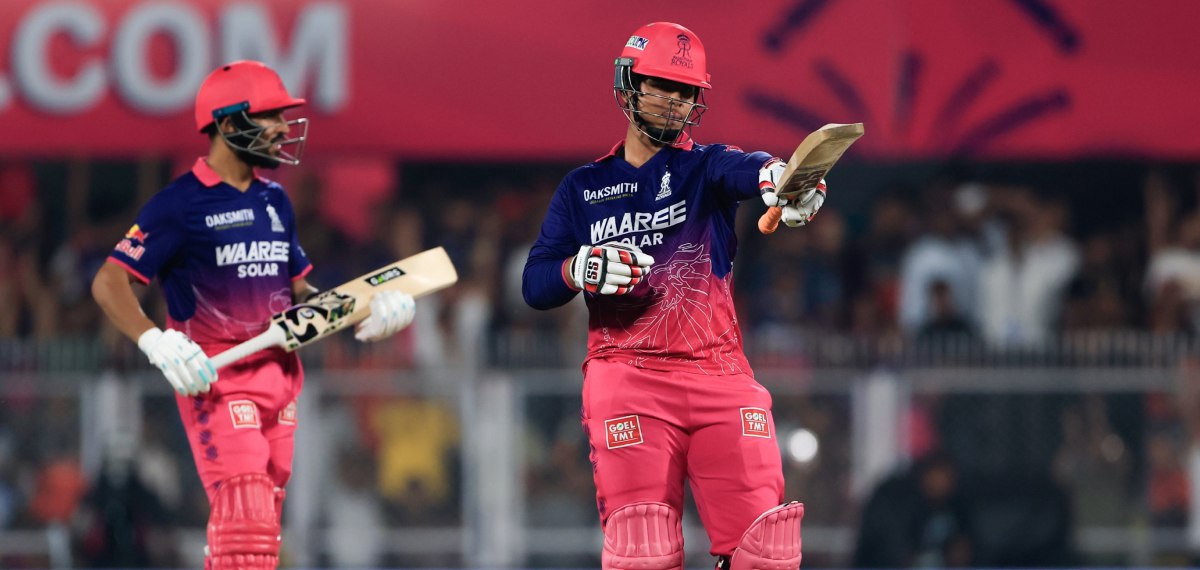 വൈഭവ് സീന് തൂക്കി! ആർസിബിയെ പറപറപ്പിച്ച് അതിവേഗ അർധ സെഞ്ച്വറി