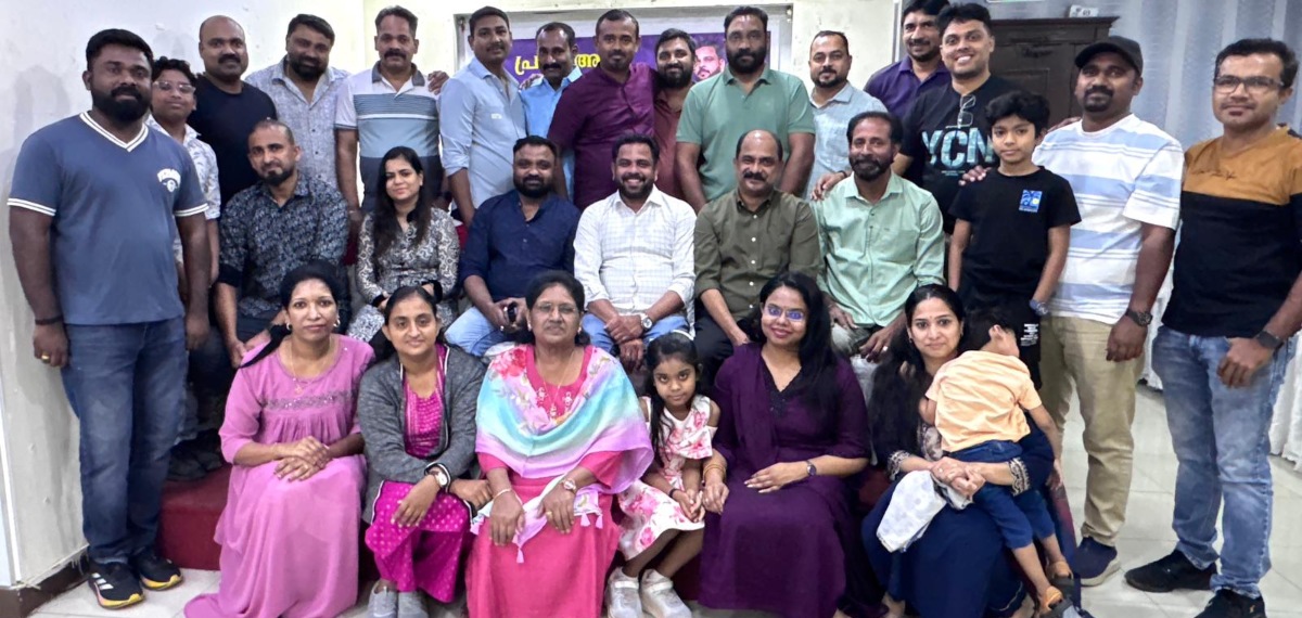 ജോലിക്കായി അയർലൻഡിലേക്ക്; മലയാളിക്ക് യാത്രയപ്പ് നൽകി പത്തനംതിട്ട ജില്ലാ പ്രവാസി അസോസിയേഷൻ