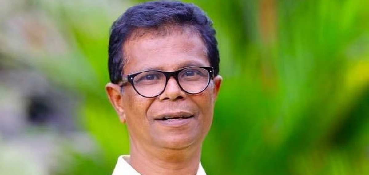 'പഠിക്കാന്‍ മിടുക്കനായിരുന്നു, യൂണിഫോം ഇല്ലാത്തതു കൊണ്ട് സ്‌കൂളില്‍ കയറ്റിയില്ല';  ഇന്ദ്രന്‍സ്