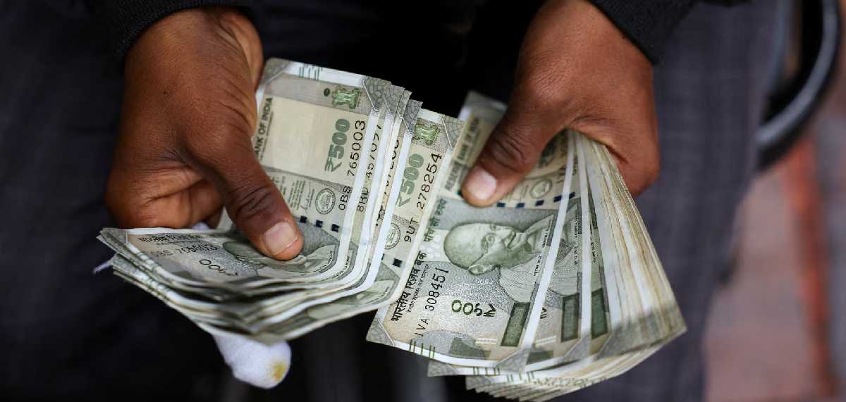 വെള്ളത്തില്‍ വീണാലും കറന്‍സി നോട്ടുകള്‍ നശിക്കാത്തത് എന്തുകൊണ്ട്