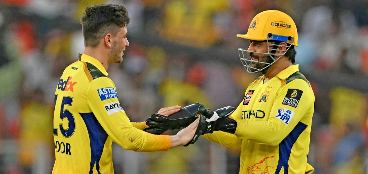 നൂർ അഹമ്മദിന്റെ തിരിച്ചുവരവിന് പിന്നിൽ സാക്ഷാൽ ധോണി; KKRനെതിരായ മത്സരത്തിന് പിന്നാലെ ബോളിങ് കോച്ച്