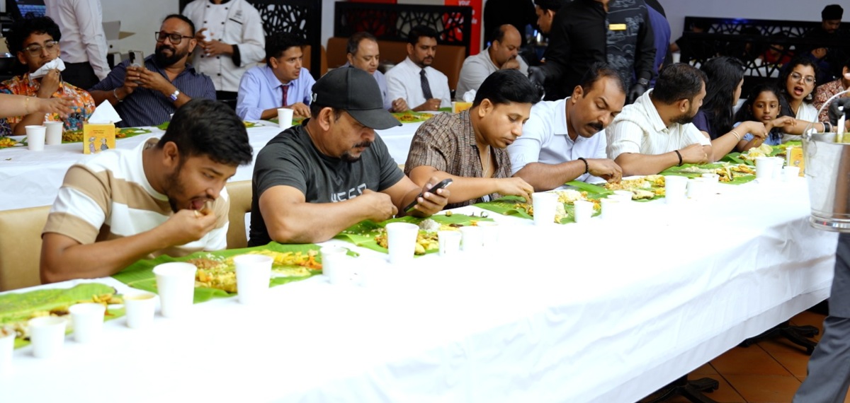 വിഷു സദ്യയ്ക്കായി ഹോട്ടലുകളെ ആശ്രയിച്ച് പ്രവാസികൾ; റസ്റ്ററന്റുകളിൽ അനുഭവപ്പെട്ടത് വലിയ തിരക്ക്