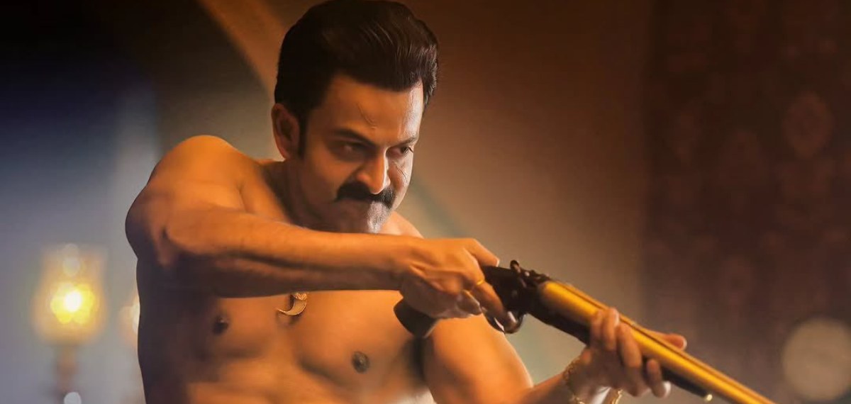 ഈ ലുക്കിൽ ഒരു കിടിലൻ ആക്ഷൻ പടം വരണം, ചർച്ചയായി പള്ളിച്ചട്ടമ്പിയിലെ പൃഥ്വിരാജിന്റെ പോസ്റ്റർ