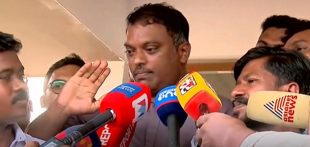 'മന്ത്രിക്ക് കിളിപോയ പോലെ, വീടിന് വിള്ളലുണ്ടെന്ന് പറഞ്ഞതിന് പിന്നാലെ പലഭാഗത്ത് നിന്നും ഭീഷണി': വീട്ടുടമ നൗഫല്‍