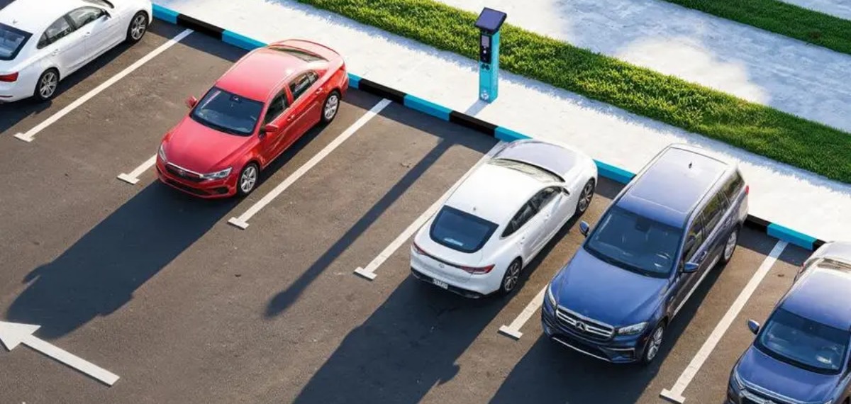 അബുദാബിയിലെ അഞ്ച് സെക്ടറിൽകൂടി പെയ്ഡ് പാർക്കിങ് സംവിധാനം ഏർപ്പെടുത്തി