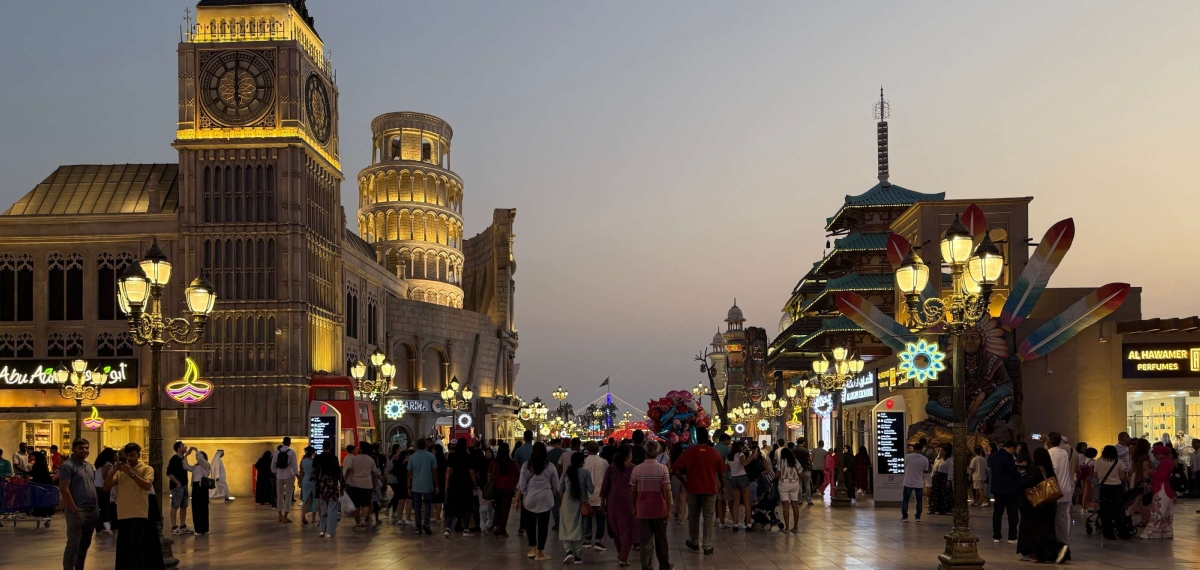 സഞ്ചാരികൾക്ക് ഇരട്ടി ആവേശം; ആകർഷക ഓഫറുകൾ ഒരുക്കി ദുബായ് ​ഗ്ലോബൽ വില്ലേജ്