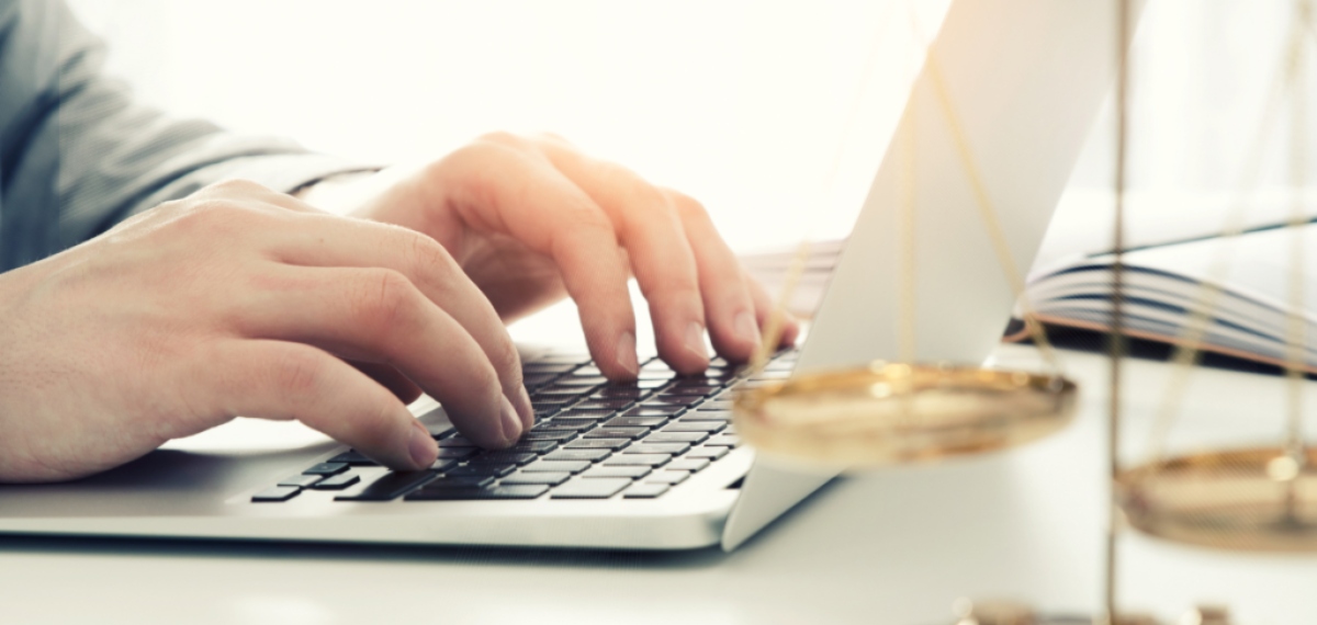 ലൈസൻസില്ലാത നിയമ സേവനങ്ങൾ നൽകരുത്; സ്ഥാപനങ്ങൾക്കും വ്യക്തികൾക്കും കർശന മുന്നറിയിപ്പുമായി ഒമാൻ