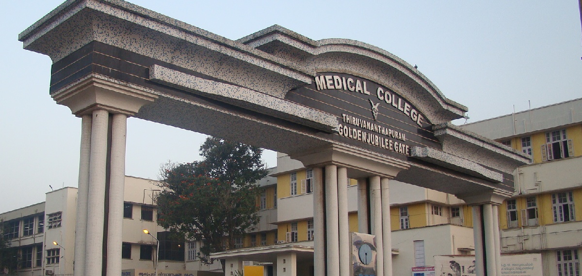 വര്‍ക്കലയില്‍ വീട്ടമ്മയ്ക്ക് പാമ്പുകടിയേറ്റു; തിരുവനന്തപുരം മെഡിക്കൽ കോളേജിൽ ചികിത്സയിൽ